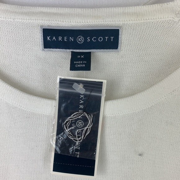 Plus Size Plus Size Colorblocked Curved Hem Sweater From  Macy's - Picture 3 of 6